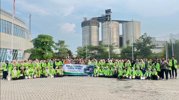 Tingkatkan Wawasan Industri, Mahasiswa Akuntansi Syariah 2023 KKL di PT Semen Gresik Rembang