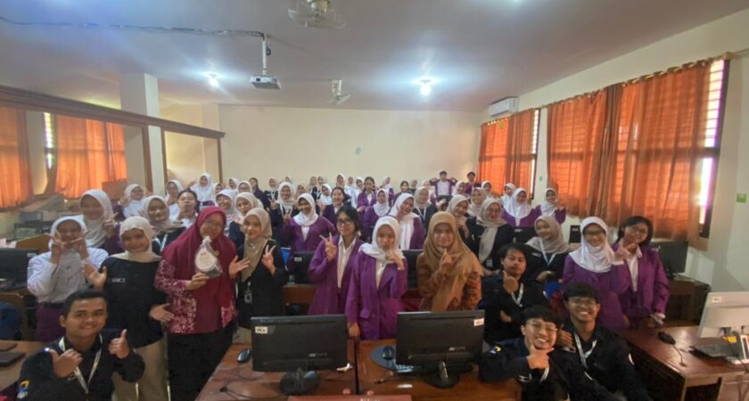 Tax Center Program Studi Akuntansi Syariah UIN Walisongo Gelar Tax Center Goes to School di SMKN 9 Semarang